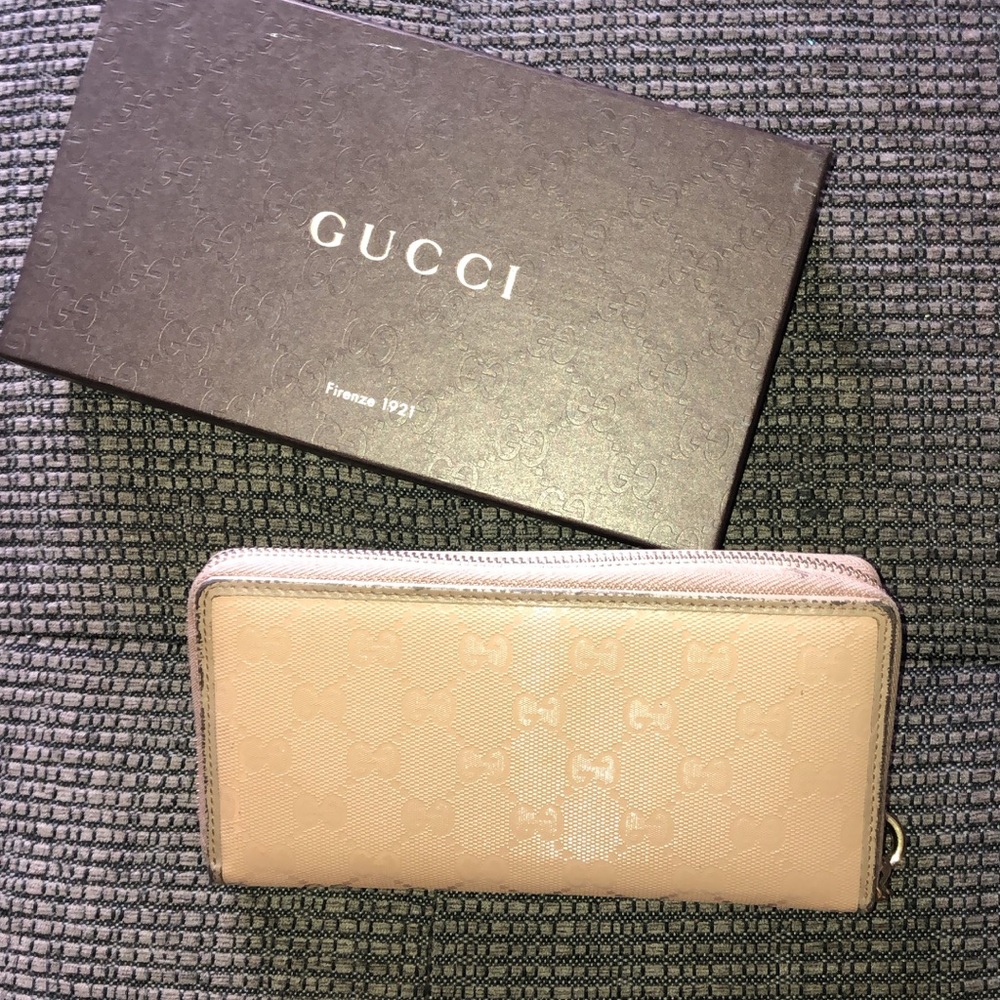 Gucci Camel GG Imprime Patent Leather Zip Wallet - Picture 2 of 8